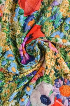 Viskose - Embroidered Flowers in a Flower field