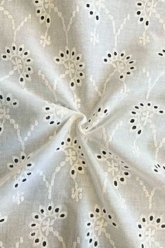 Lochstickerei Baumwolle - Granny's Flowers - Off White