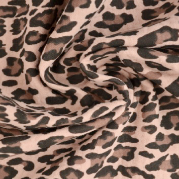 Musselin - Animal Print on Old Pink