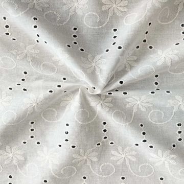 Lochstickerei Baumwolle - Curly Flowers - Off White