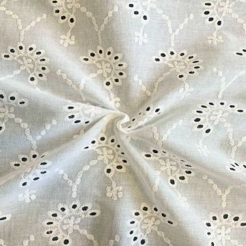 Lochstickerei Baumwolle - Granny's Flowers - Off White