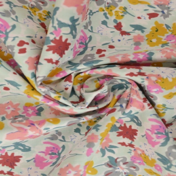 Baumwolle - Colorful Flowerfield on Light Mint